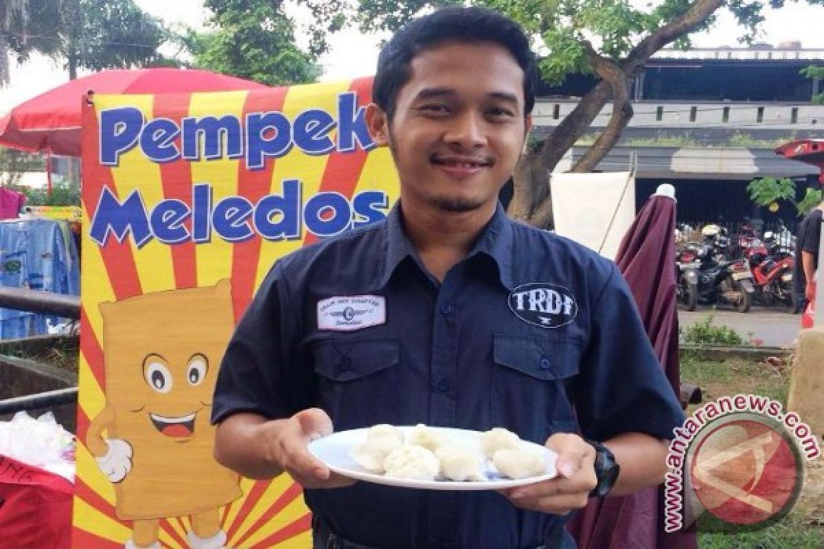 Bisnis pempek "online" menggeliat di Palembang 