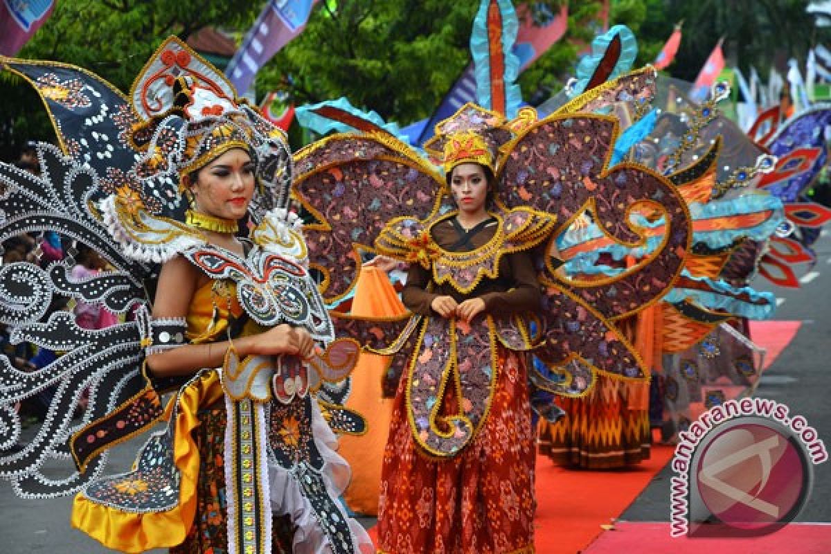 Pakar : penggunaan detergen dapat merusak kain batik