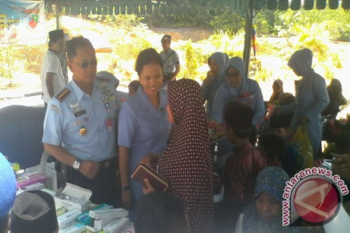 Lanud Tanjungpinang Beri Pengobatan Gratis Anak Panti