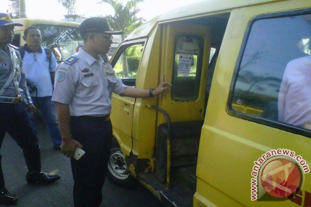 Dishub Jember Temukan Angkot Tidak Turunkan Tarif