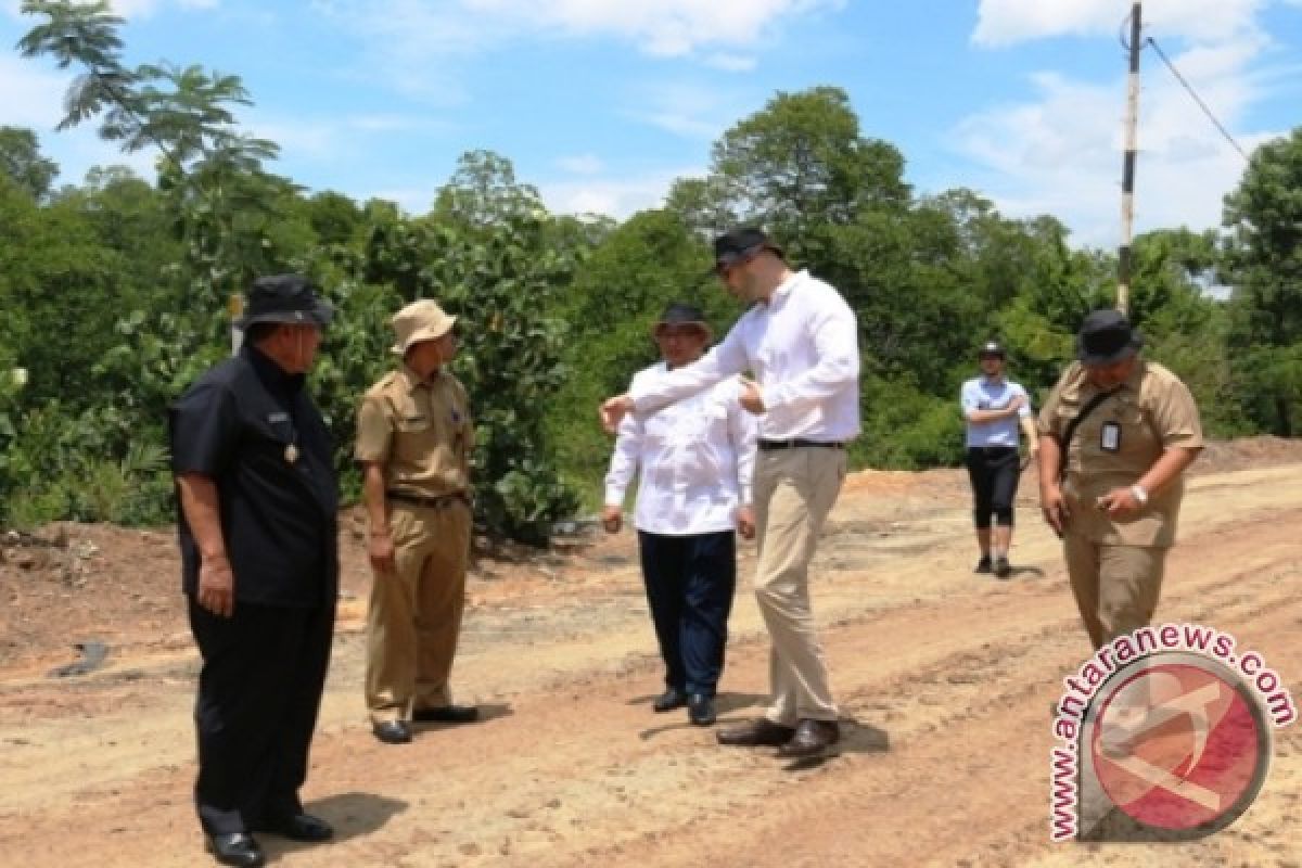 Investor Prancis Tinjau Lokasi Pembangunan NSTP Penajam