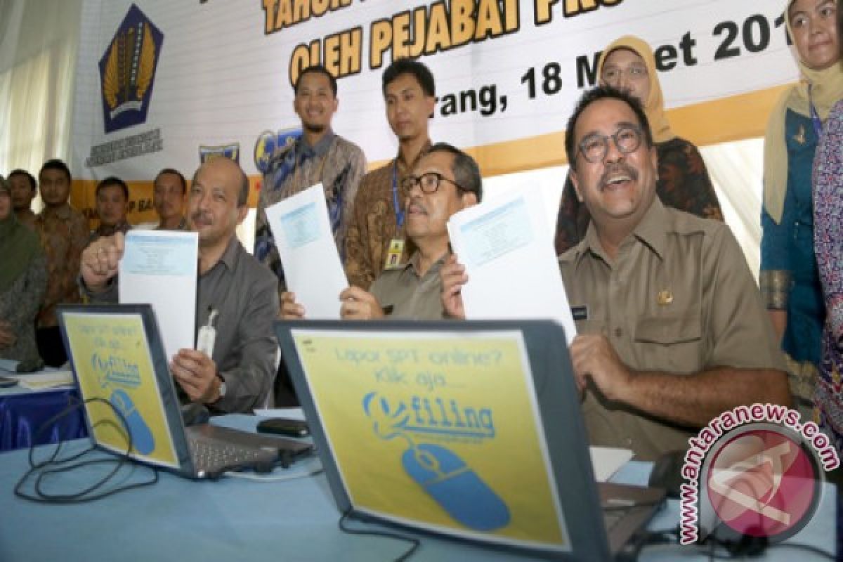 Gubernur Banten Sampaikan SPT PPH Secara E - Filling