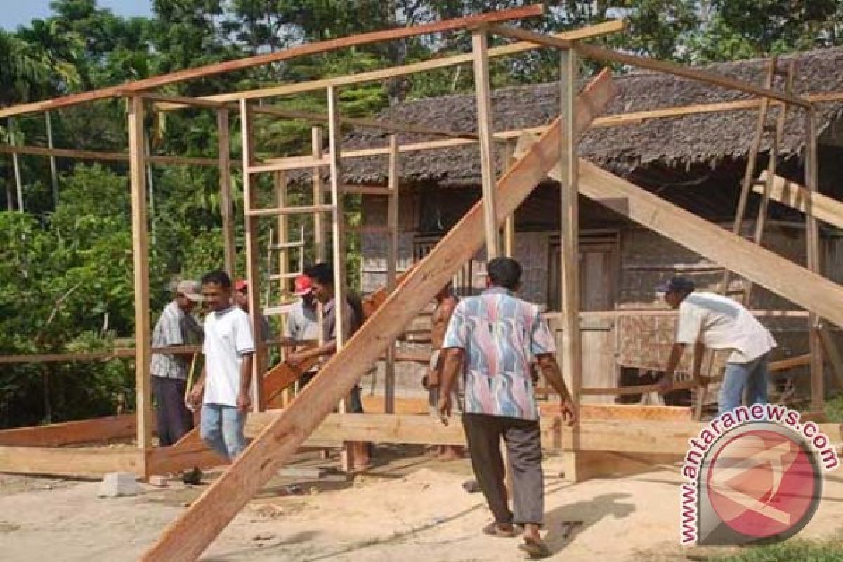 Disosnakertrans Solok Selatan Berharap Bedah Rumah Segera Tuntas