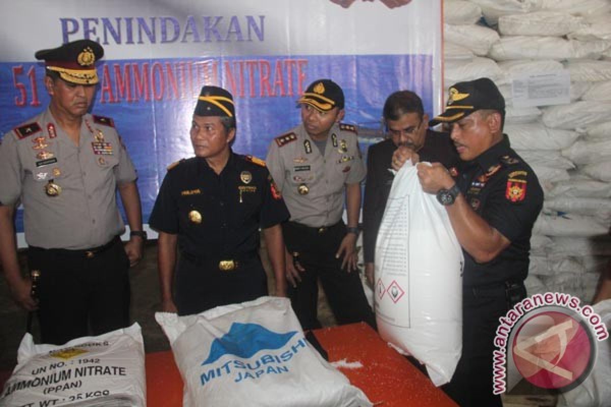 BC Kepri Tangkap Kapal Selundupan Bahan Peledak