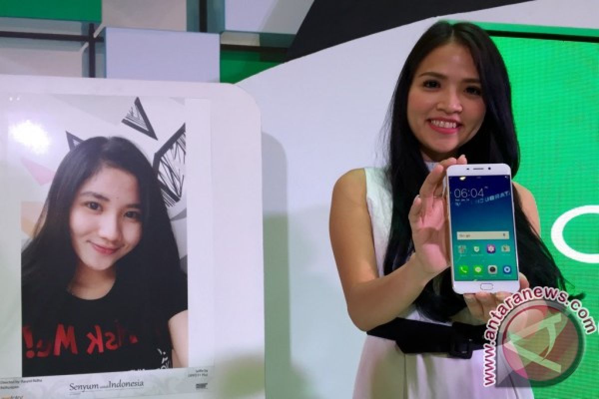 Oppo F1 Plus usung kamera depan 16 megapiksel