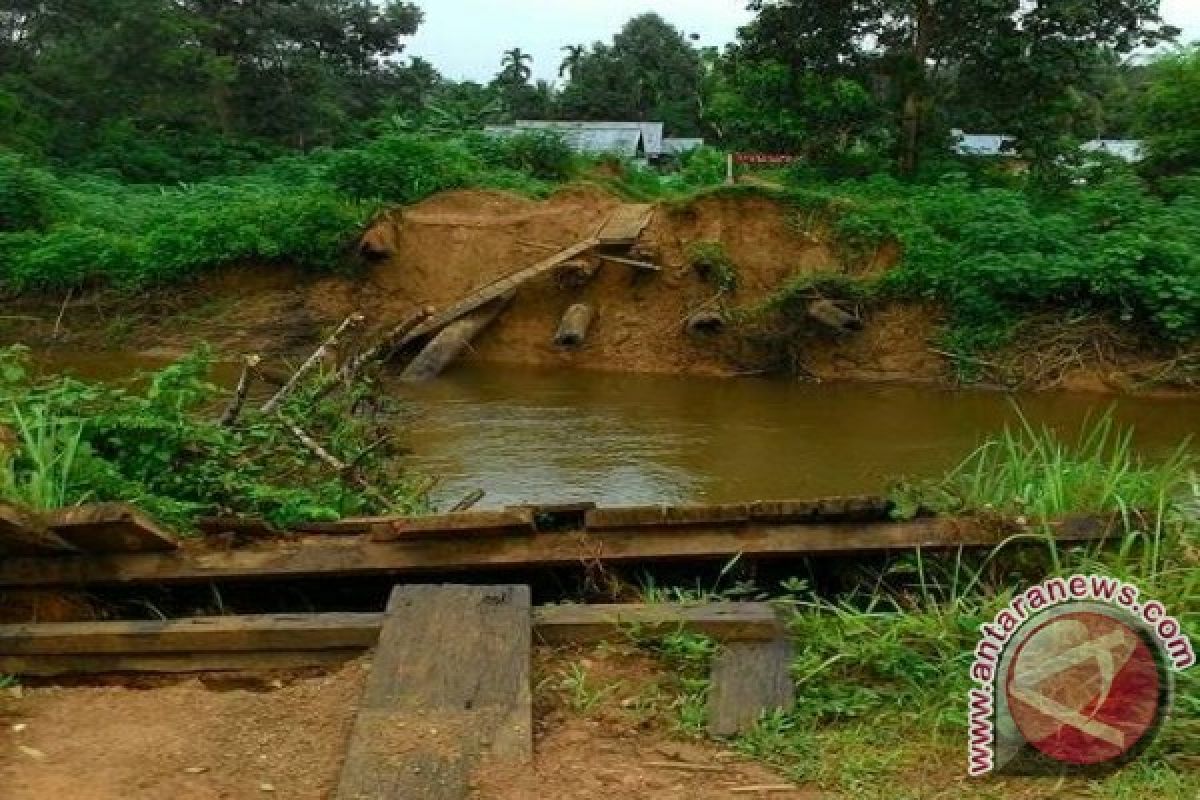 Pemkab Melawi Akan Bangun Kembali Jembatan Balai Agas