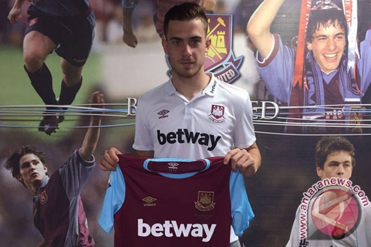 West Ham kontrak striker muda Valencia