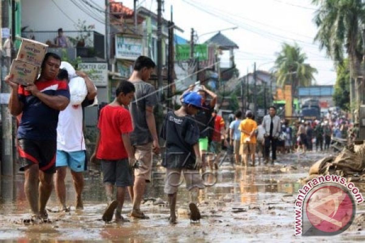 Bekasi Bebaskan Biaya Rumah Sakit Korban Banjir