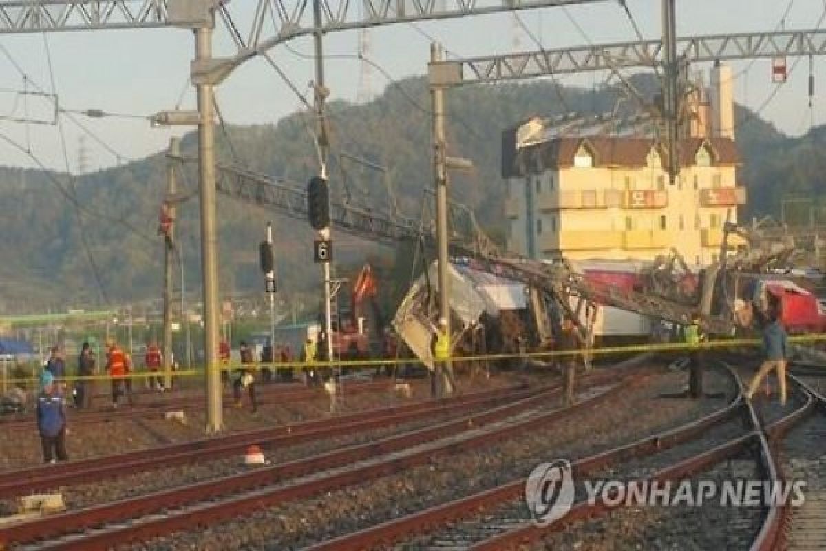 S. Korea's train derailment, 1 dead and 8 injured