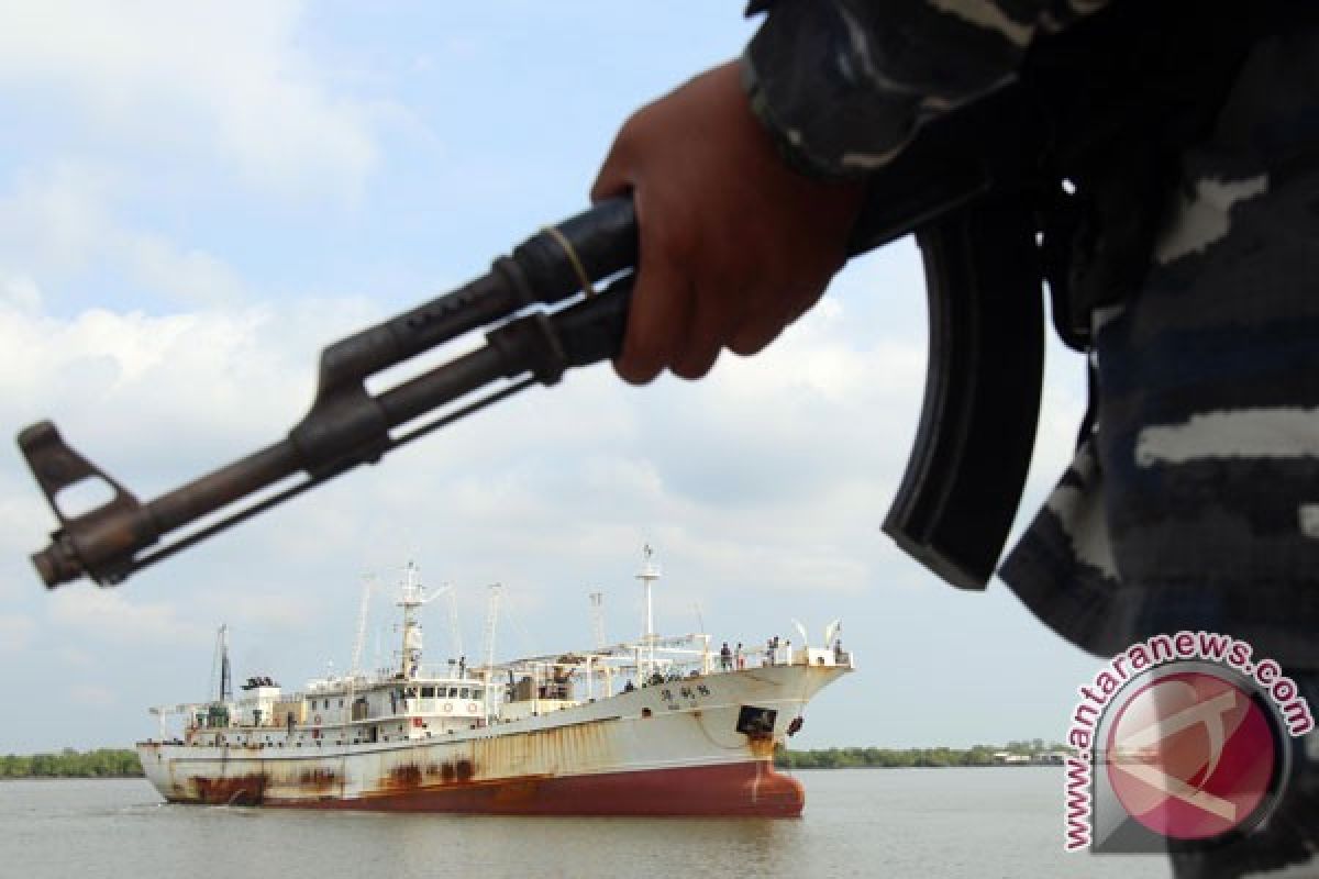 Indonesian navy detains pirate robbing singapore-flagged tanker