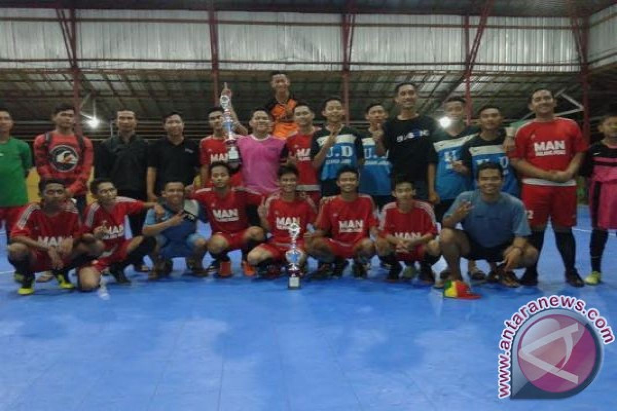 MAN Pulpis Juara Futsal Di Tingkat Pelajar