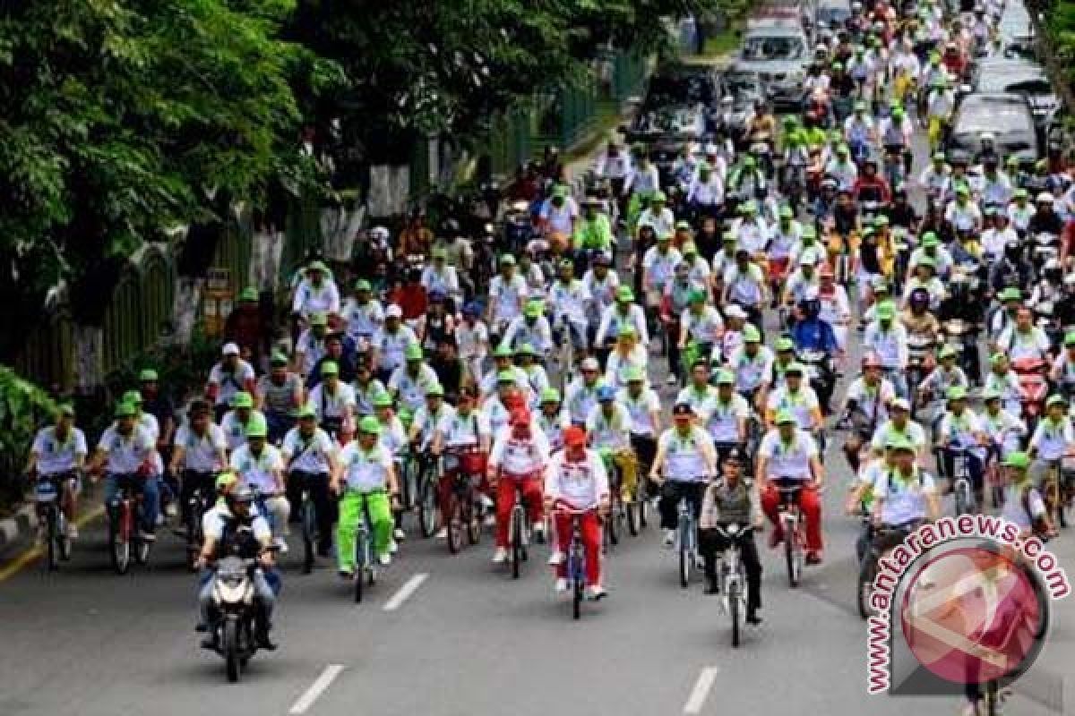 Wagub Sulsel lepas ribuan peserta Makassar bersepeda 