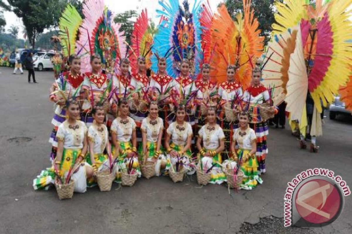 Parimo Raih Juara Umum Parade Budaya di TMII