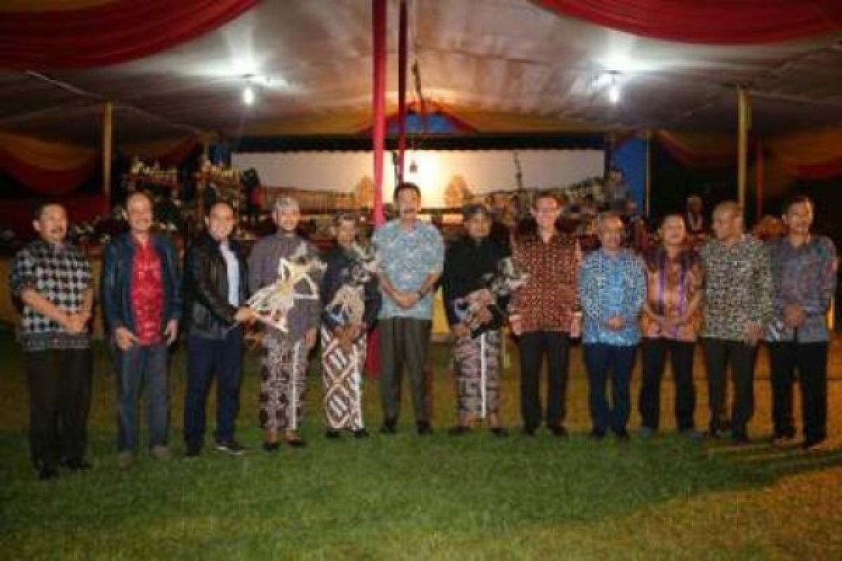 Wayang Kulit Semalam Suntuk HUT Ke-52 Provinsi Lampung