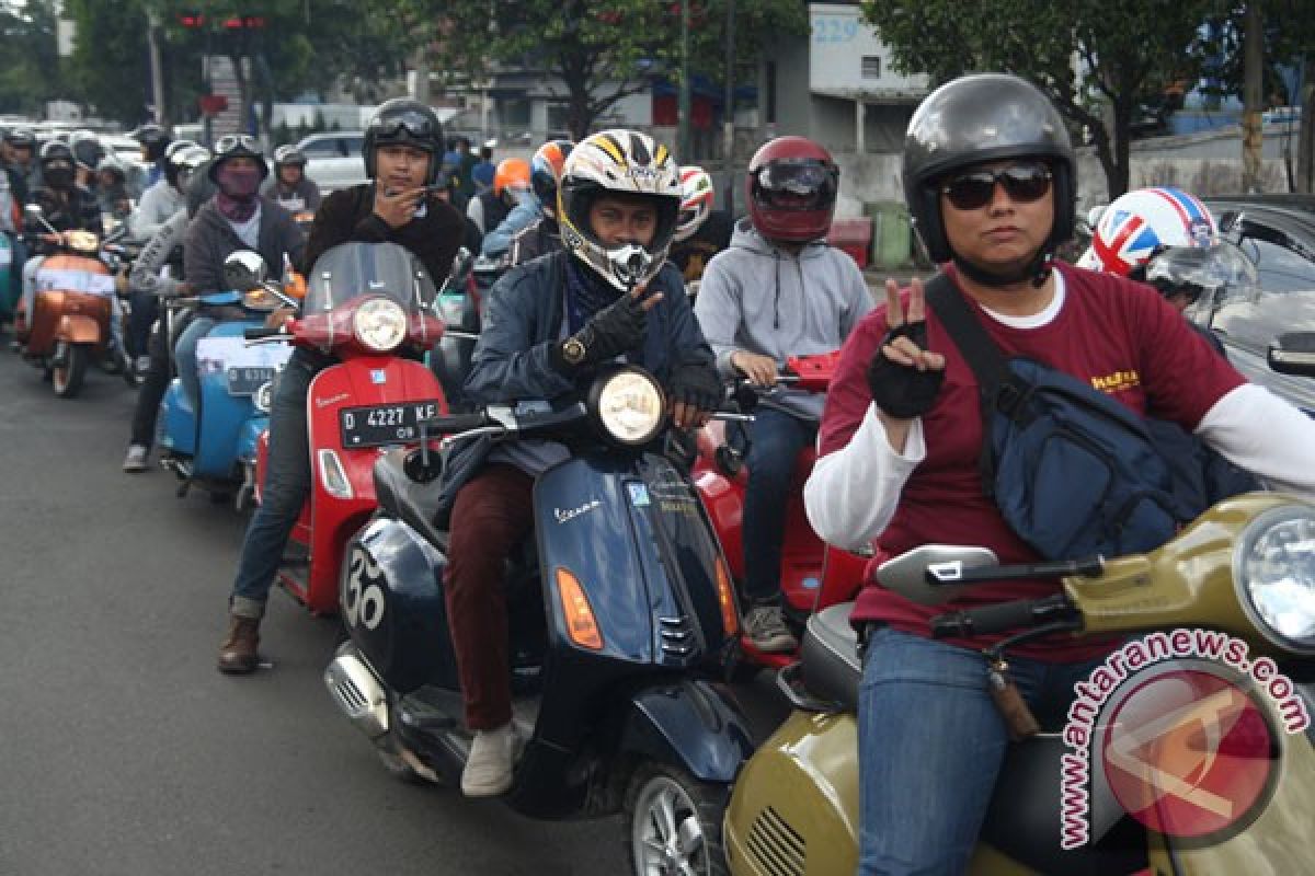 Komunitas scooter Kutu Bandung rayakan ulang tahun