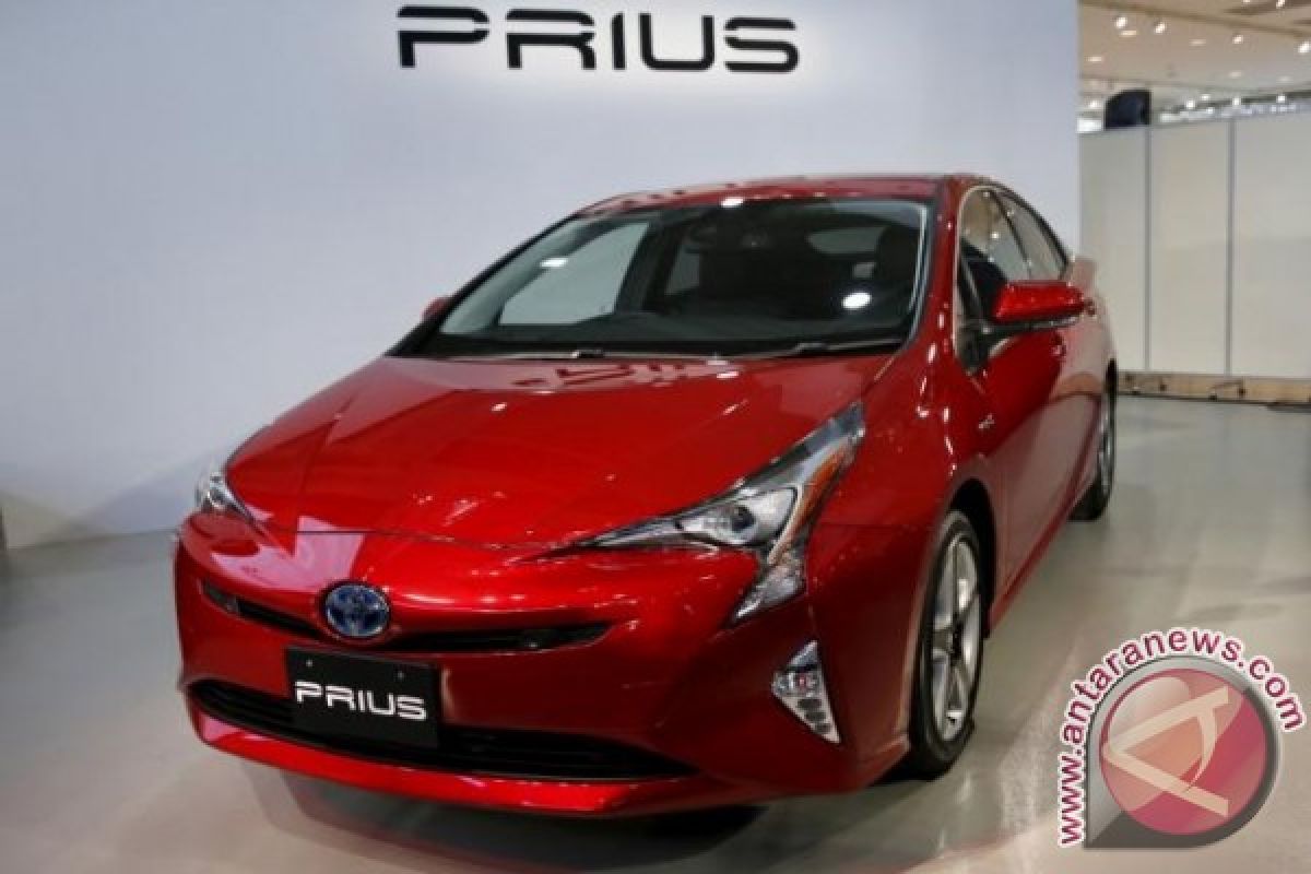 Toyota akan luncurkan mobil plug-in hybrid di China tahun 2018