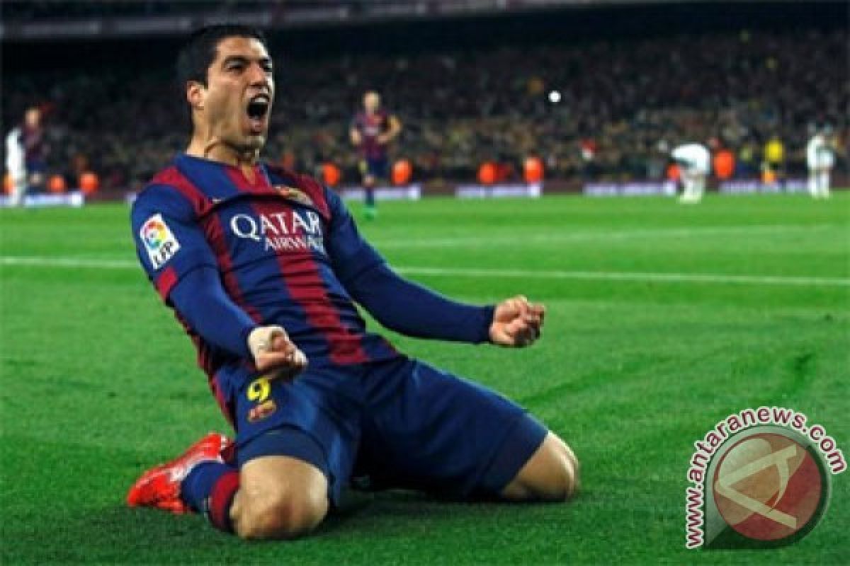 Suarez sumbang empat gol lagi, Barcelona ke puncak klasemen lagi