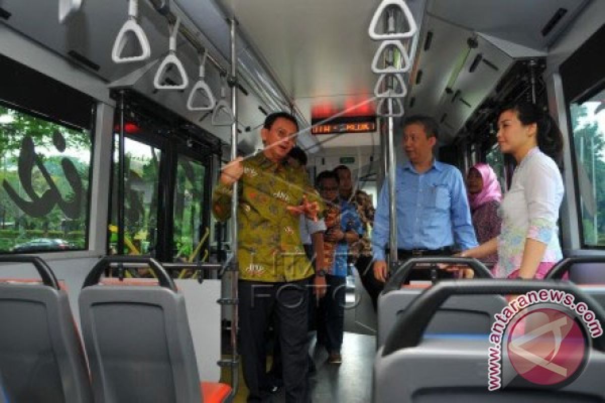 Dinas: DKI Inginkan Ongkos Transjakarta Gratis