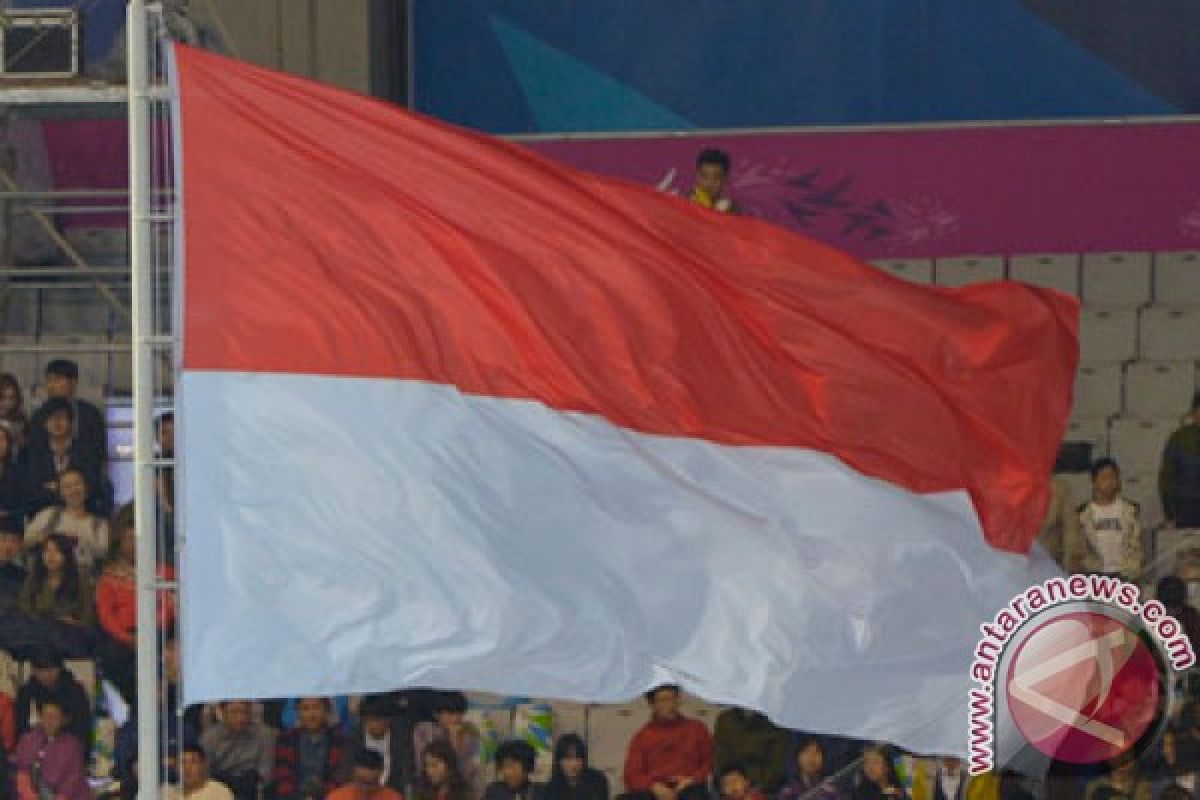 Setneg serahkan Bendera Merah Putih ke daerah