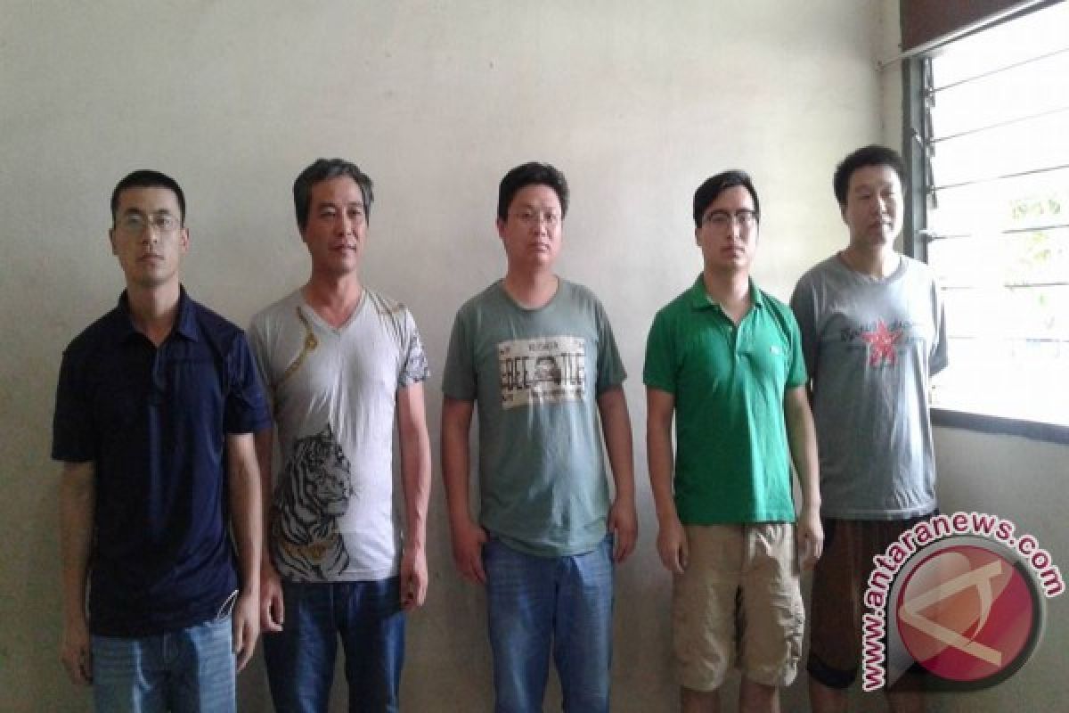 Lima  warga  Asing  Ditangkap Petugas Imigrasi Di PLTU 