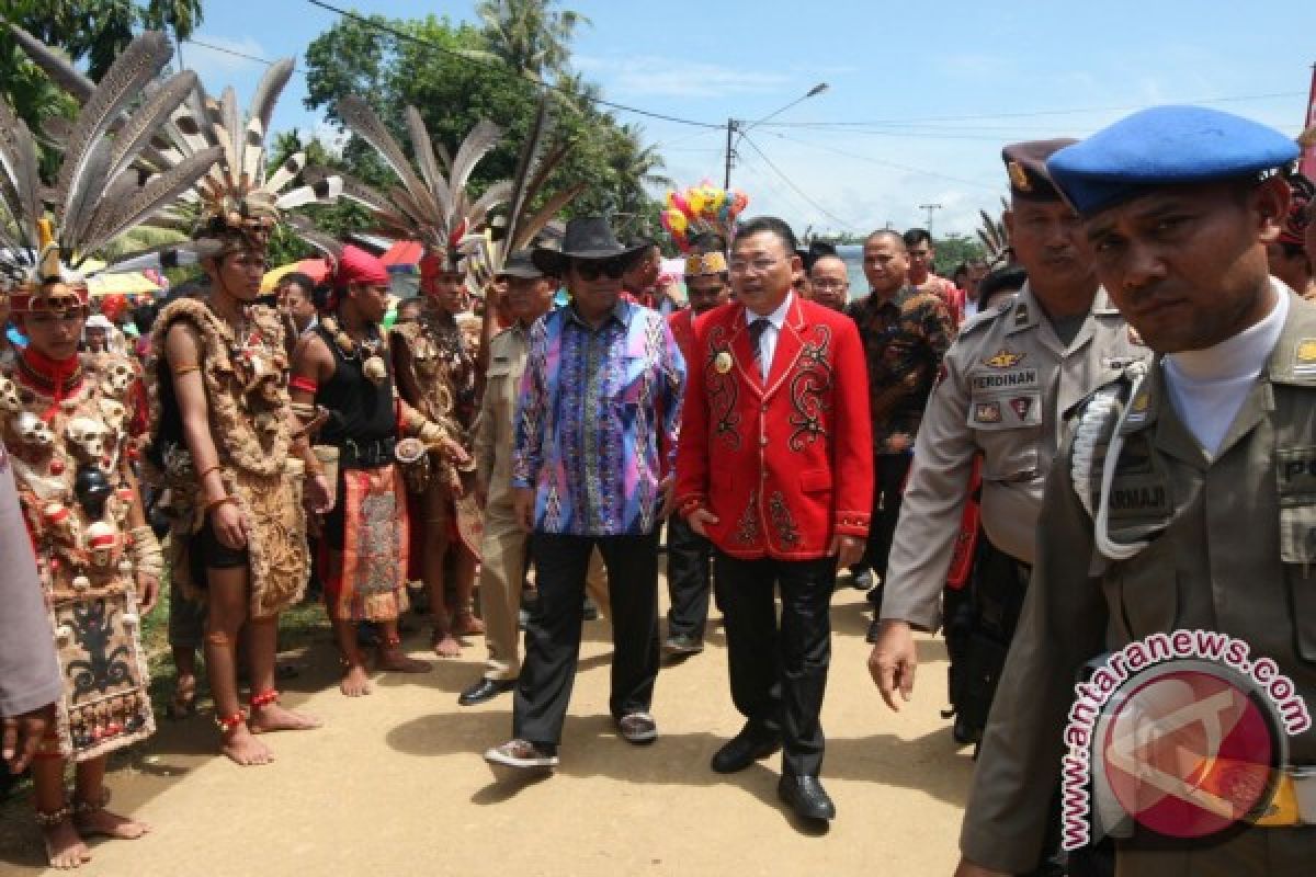 Oesman Sapta hadiri upacara adat Naik Dango di Mempawah