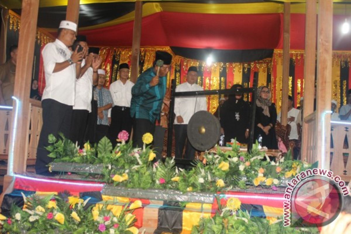 Dahlan Hasan  Buka MTQ Ke-XV Mandailing Natal