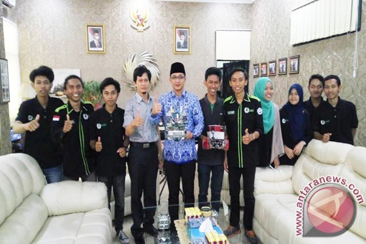 Wawali Apresiasi STMIK Adhi Guna Ikut Kontes Robot 