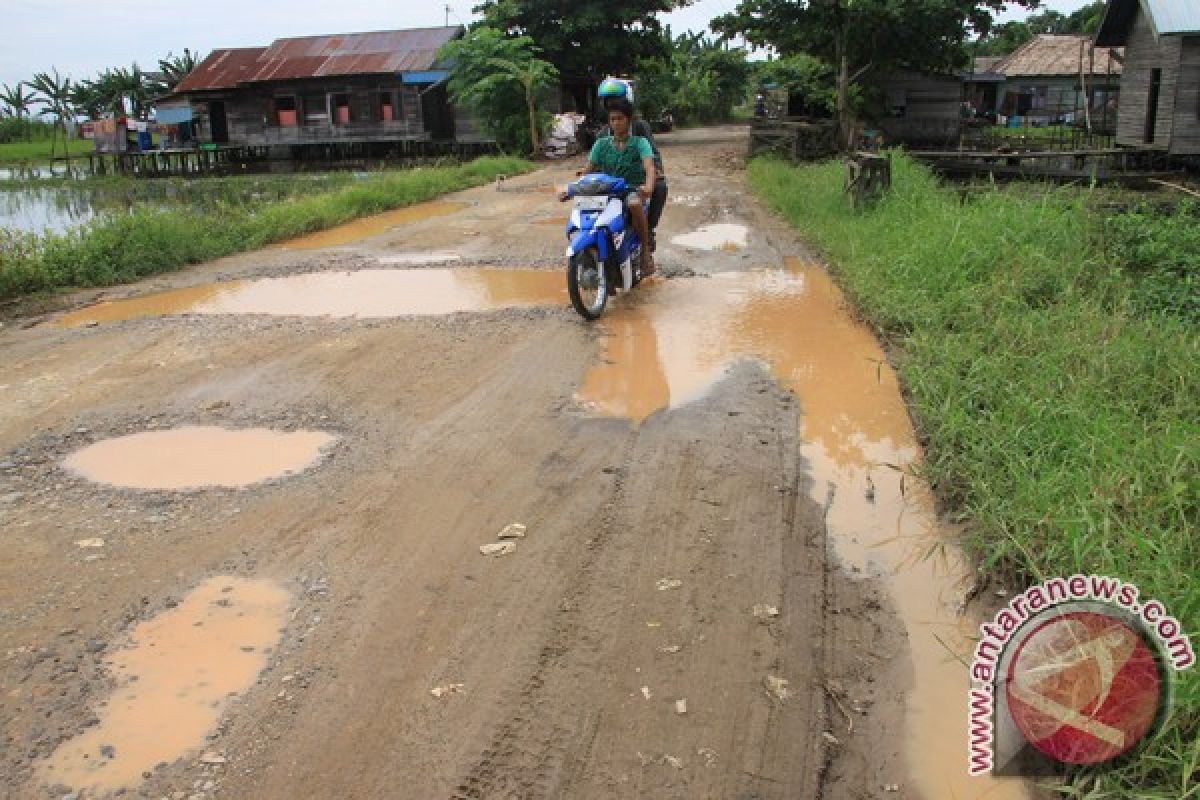 DPRD HST Perjuangkan Jalan 