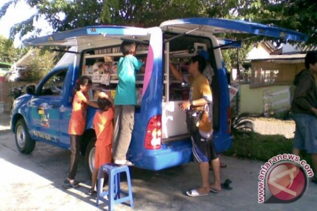 Mobil Perpustakaan Keliling Pinjamkan 1.170 Buku Perbulan