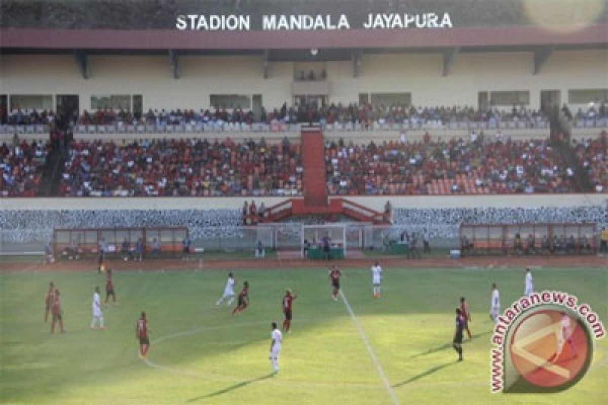 Panpel Persipura sterilkan area berdiri lapangan Mandala