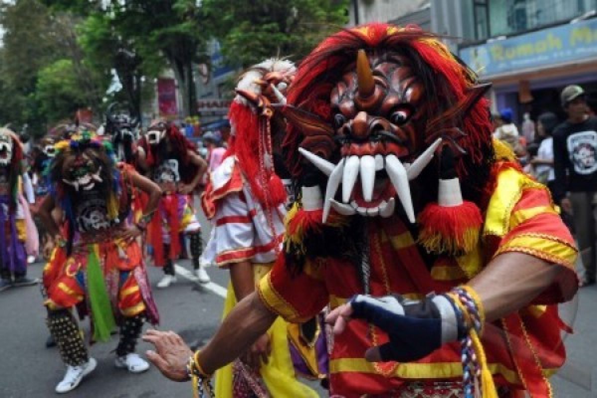 Kirab Budaya Ramaikan Hari Jadi Kota Magelang