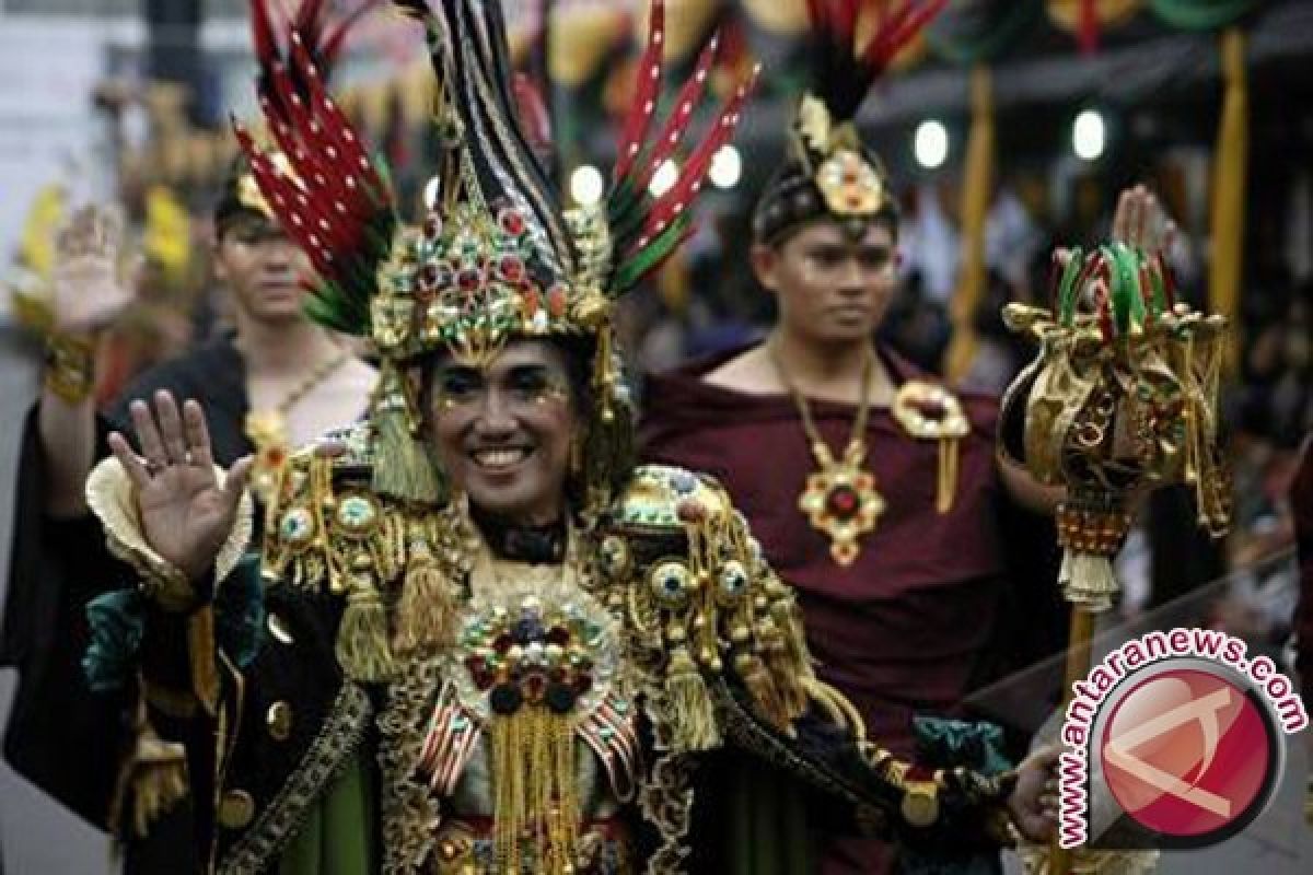 Wow...Kostum karnaval Jember tembus tiga besar dunia