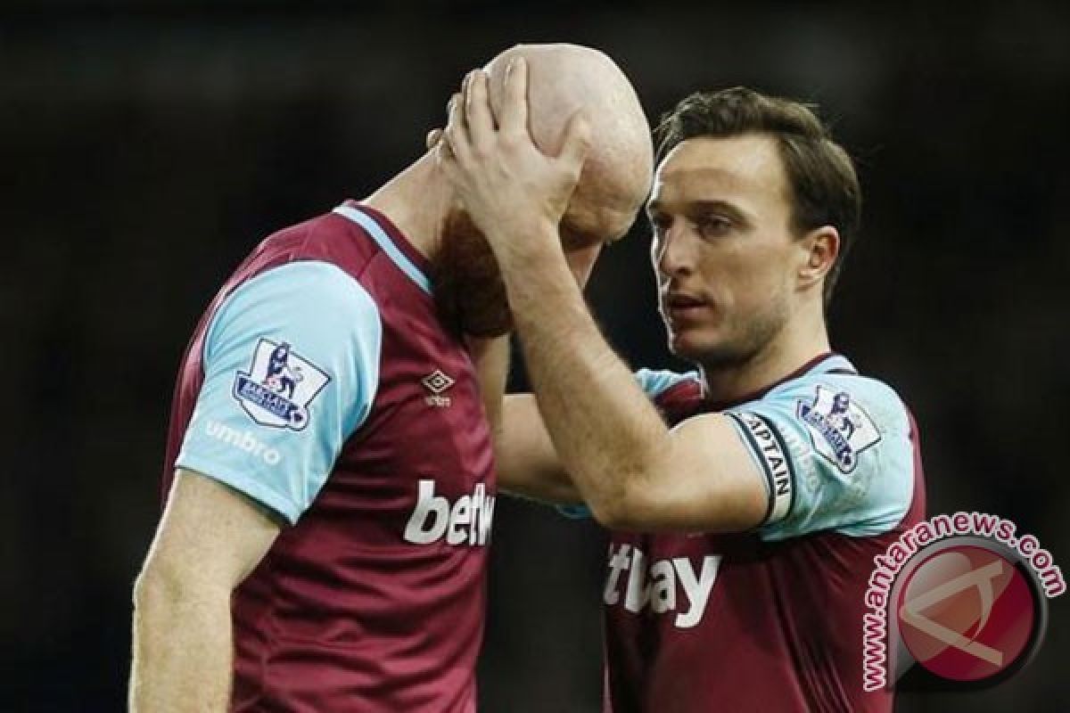 West Ham lewati MU setelah cukur 3-0 West Brom