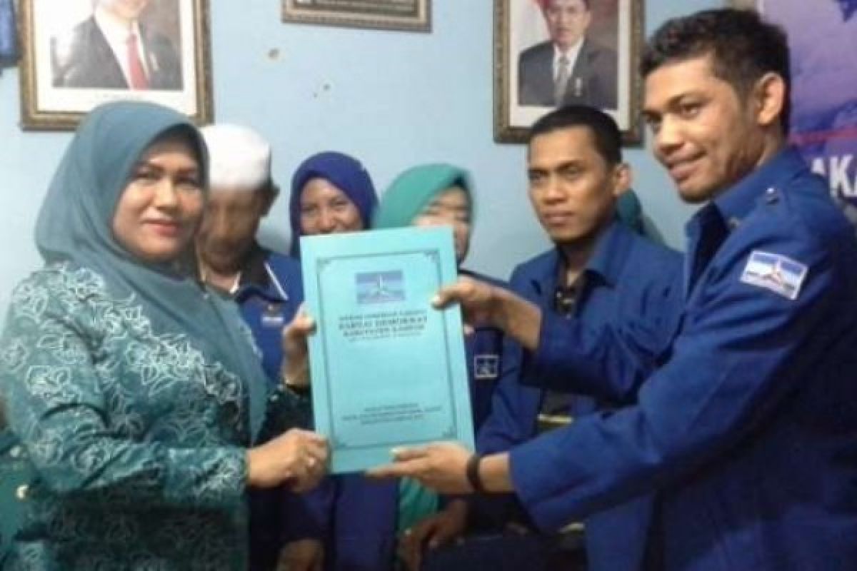 Eva Yuliana Nyatakan Maju Dalam Pilkada Kampar