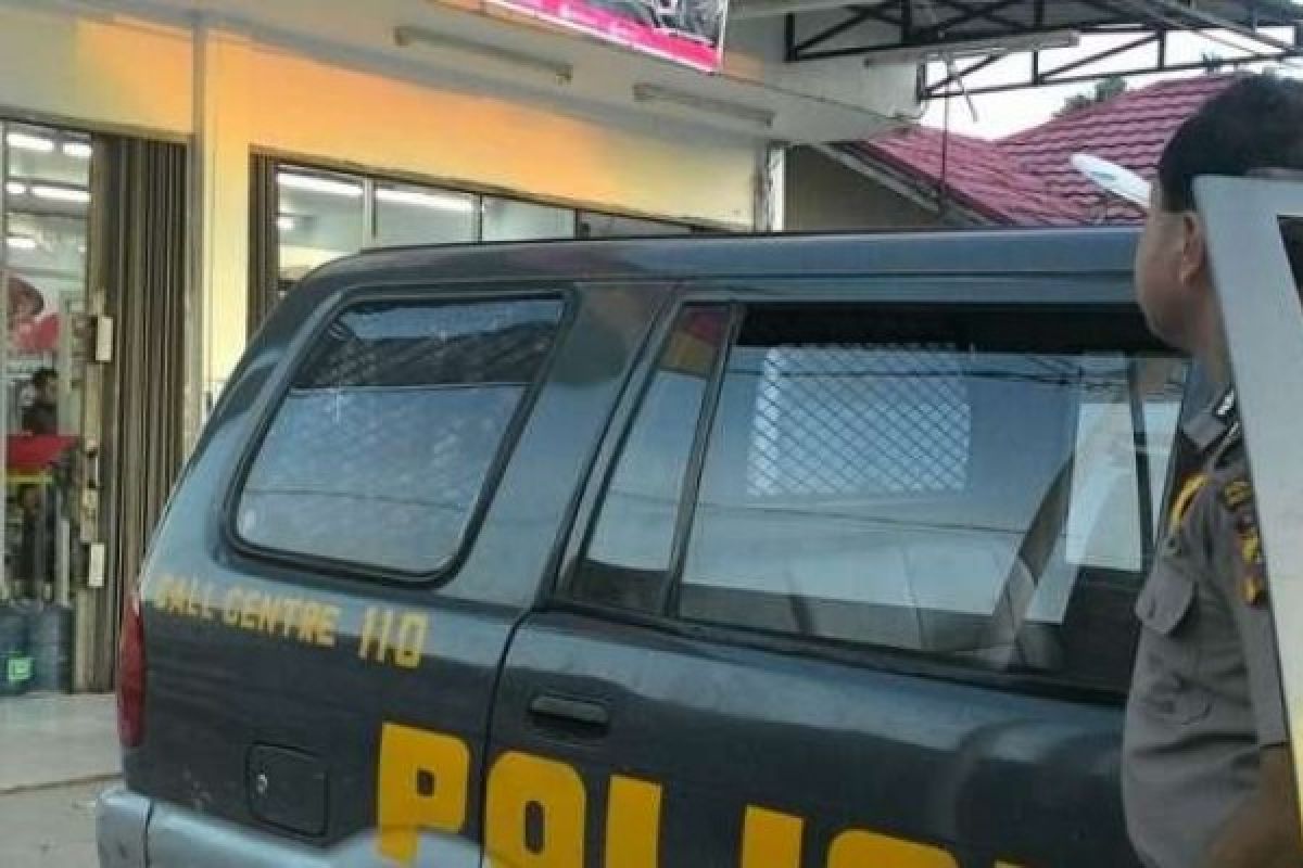 Polisi Buru Bandit Berpistol Rampok Minimarket