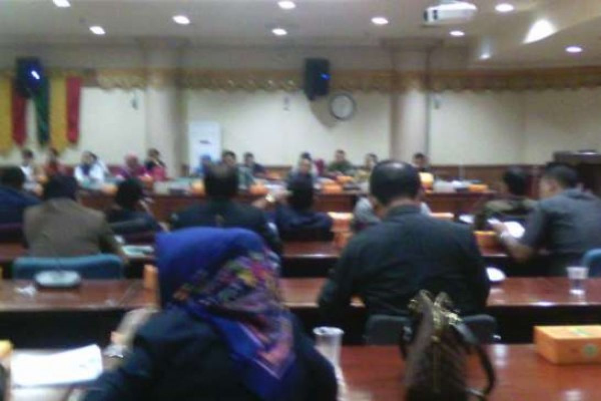 Anggota DPRD Riau Kembali Rame-Rame Pertanyakan Masuknya Anggaran Pembayaran Hutang