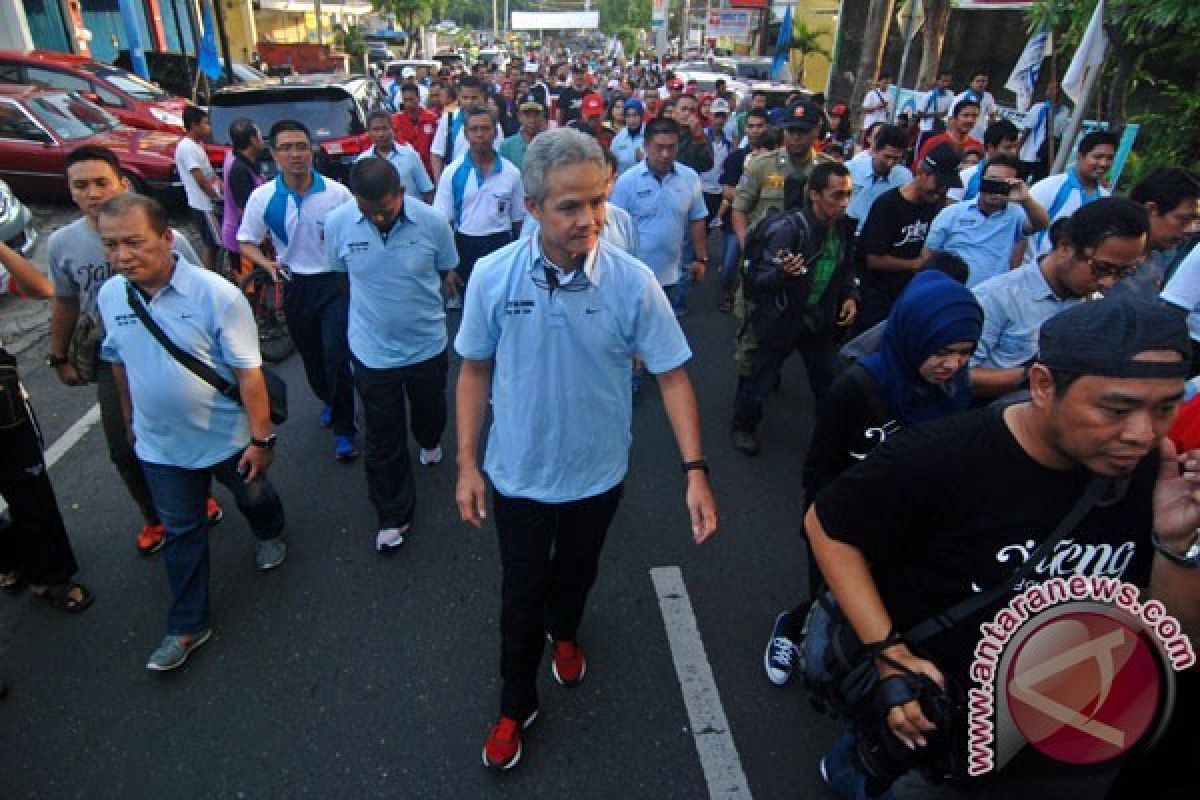 Ganjar Minta Data Perusahaan Tidak Liburkan Karyawan