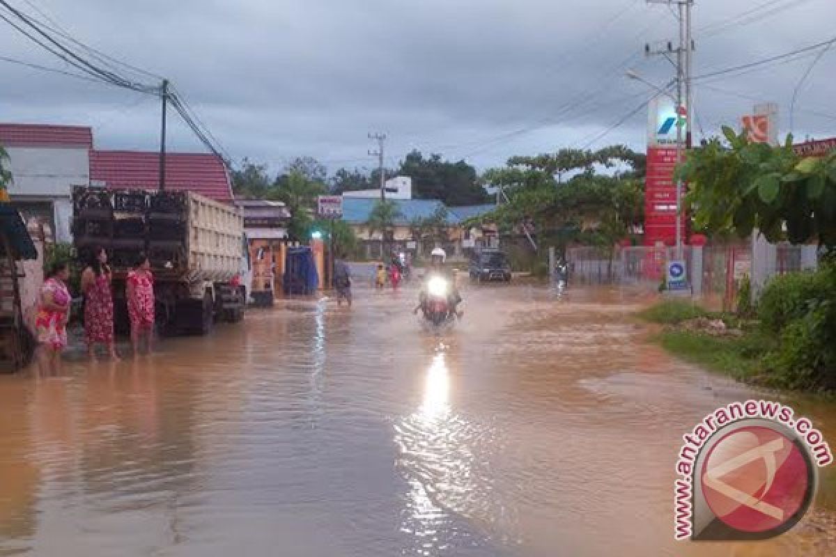 Pemkab Barut Diminta Normalisasi Sungai Bengaris 