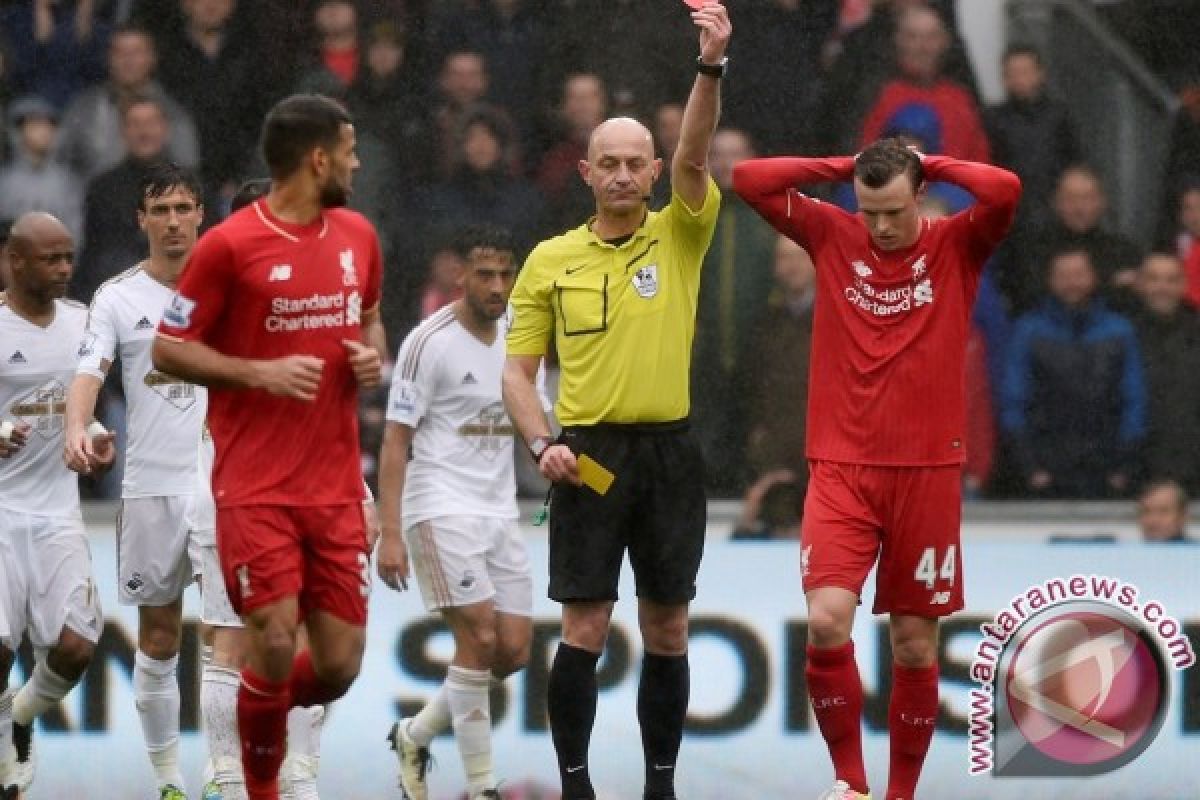 Liverpool kalah 1-3 dari Swansea