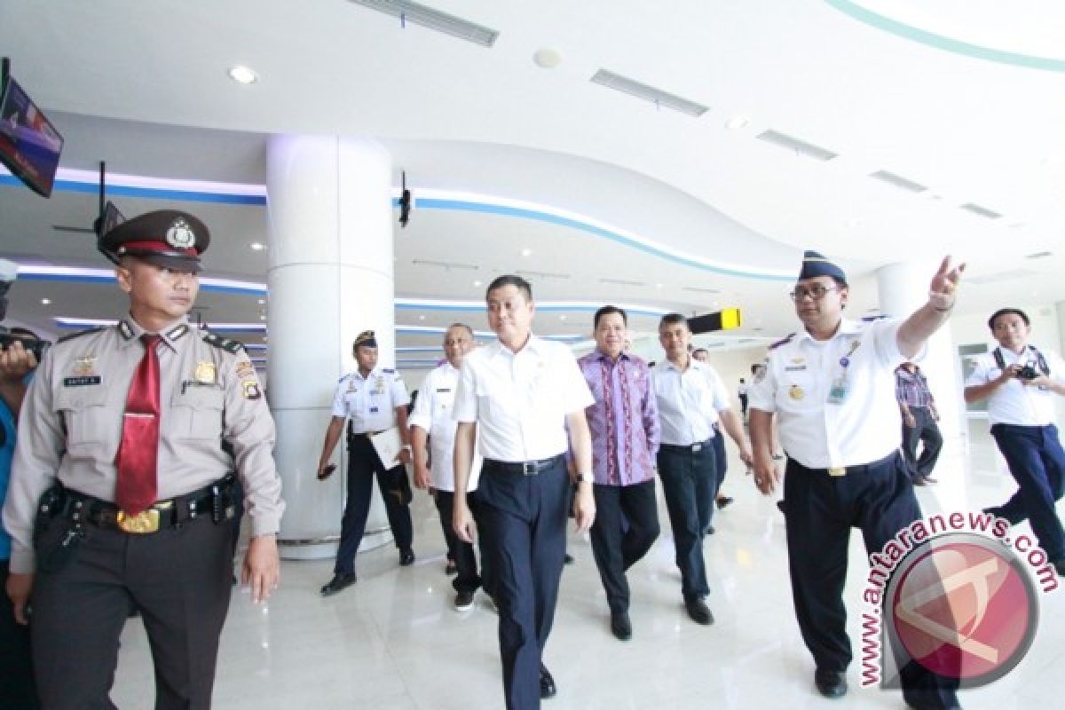 Menhub Resmikan Terminal Baru Bandara Djalaludin Gorontalo