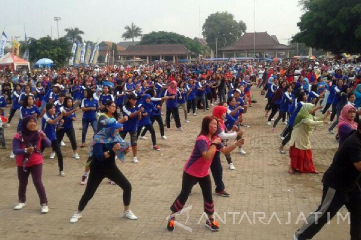 Ribuan Buruh Ponorogo Ikuti Senam Masal