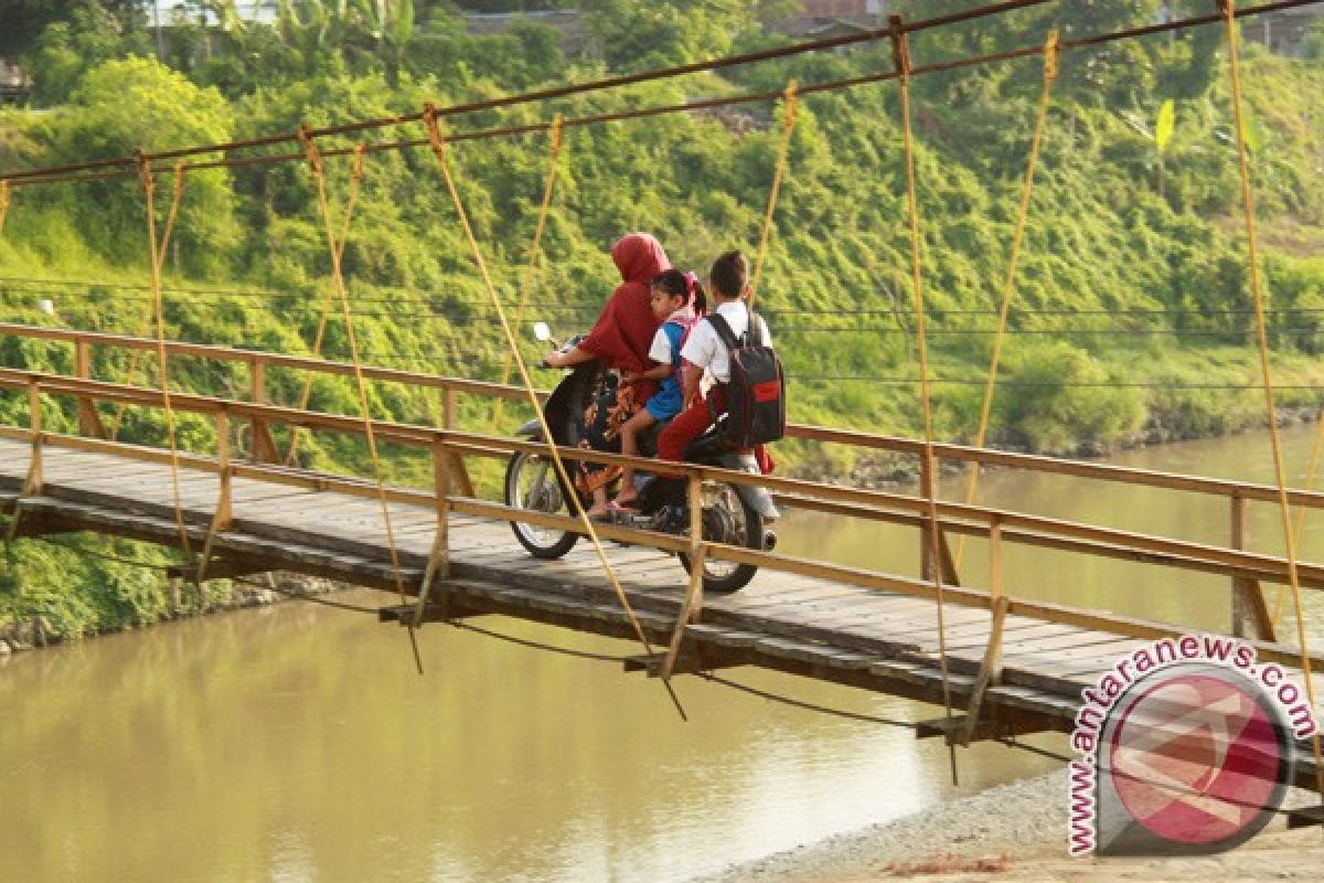 Jembatan penghubung bebaskan keterisoliran Kuala Baru