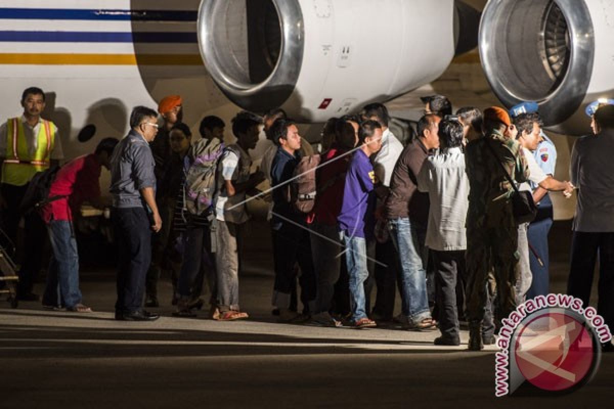 10 WNI yang disandera tiba di Jakarta