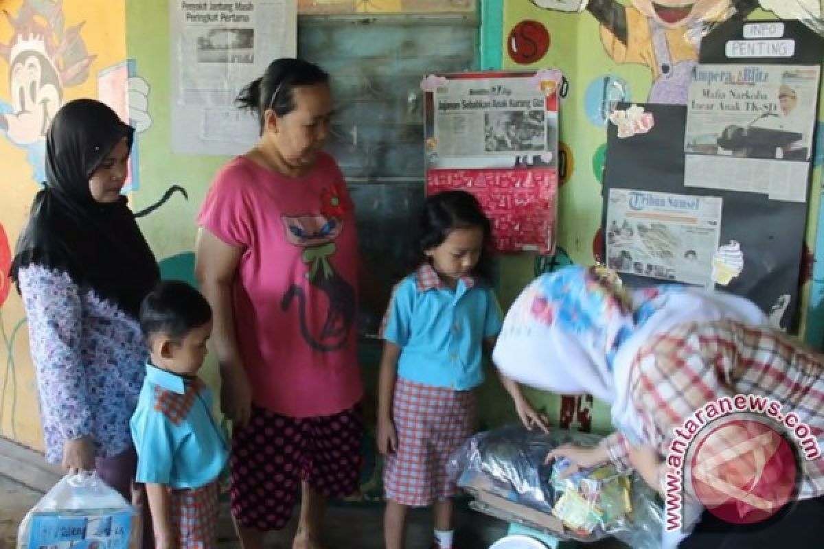 Bayar iuran sekolah dengan sampah 