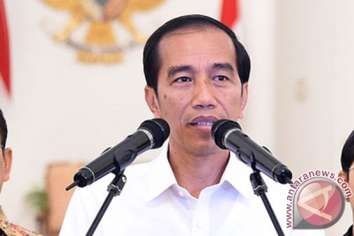 Presiden Jokowi tinjau pemberian makanan tambahan di Balikpapan