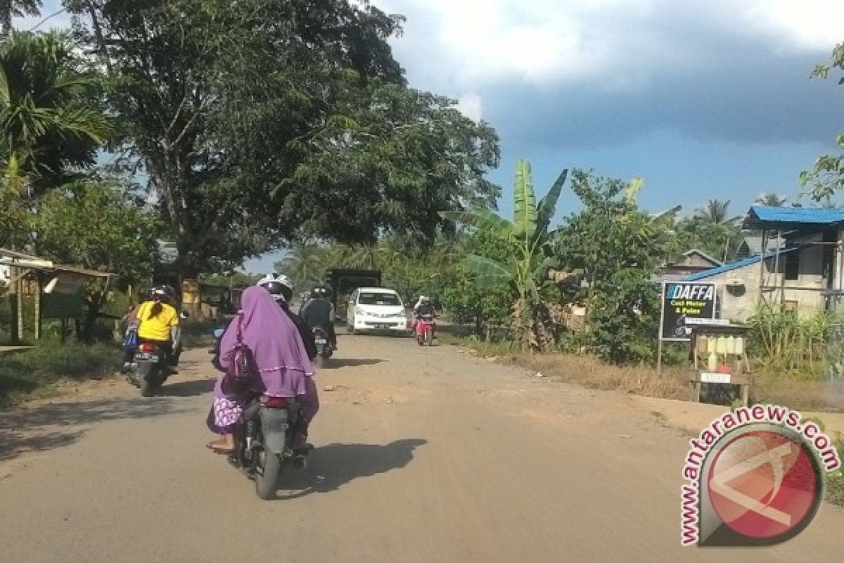 Pemkab Segera Perbaiki Jalan Sungai Kakap