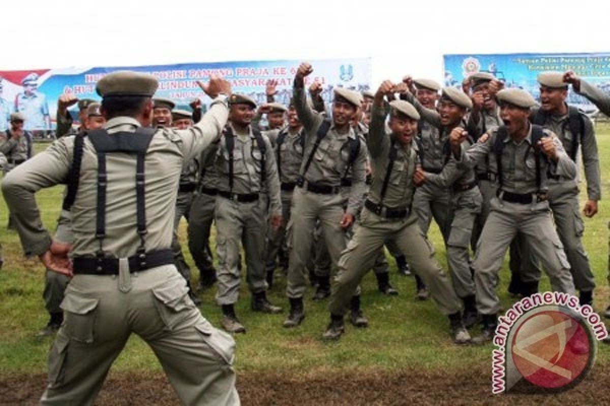 Satpol-PP Pontianak Angkut Pelajar Santai di Warkop