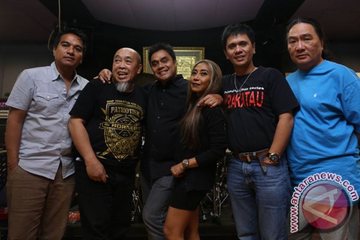 "Krakatau Reunion" konser nostalgia di Surabaya
