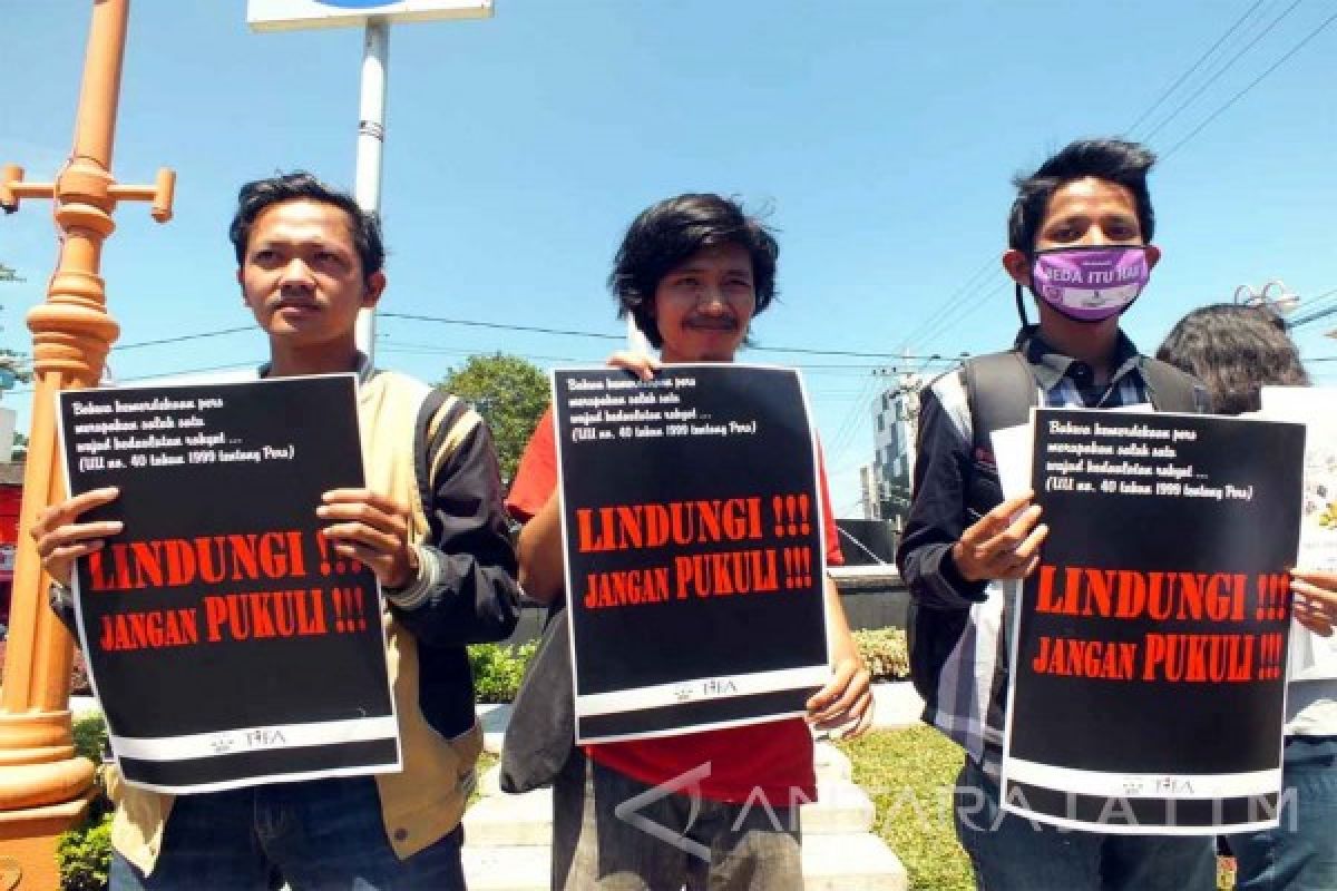 Jurnalis-Mahasiswa Jember Demo Peringati Hari Kebebasan Pers