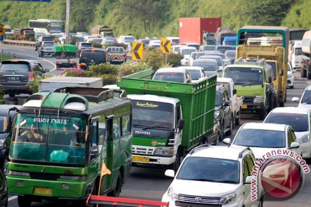 Semarang makin macet, berapa jumlah kendaraan beredar?